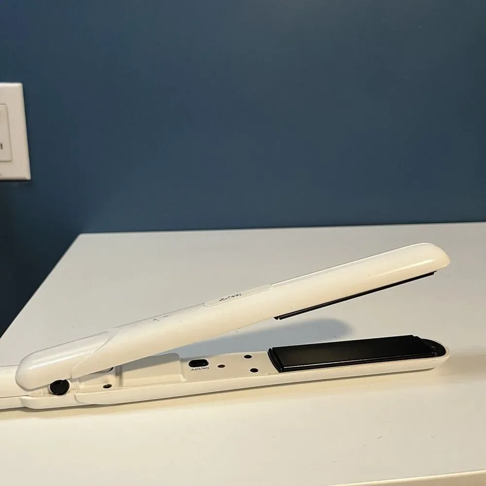 BaByliss White Ceramic Hair Straightener